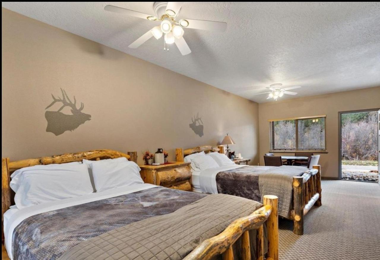 Lowman Southfork Lodge - Riverside Inn מראה חיצוני תמונה