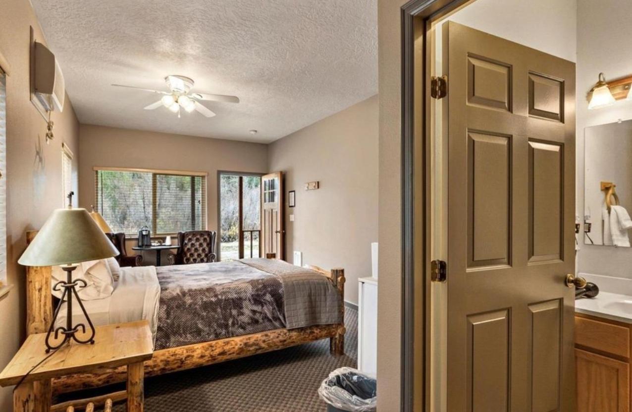 Lowman Southfork Lodge - Riverside Inn מראה חיצוני תמונה